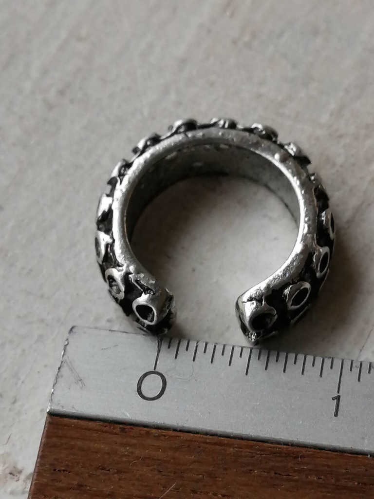 再再販 ツイステ オクタヴィネル 蛸 吸盤 イヤーカフ