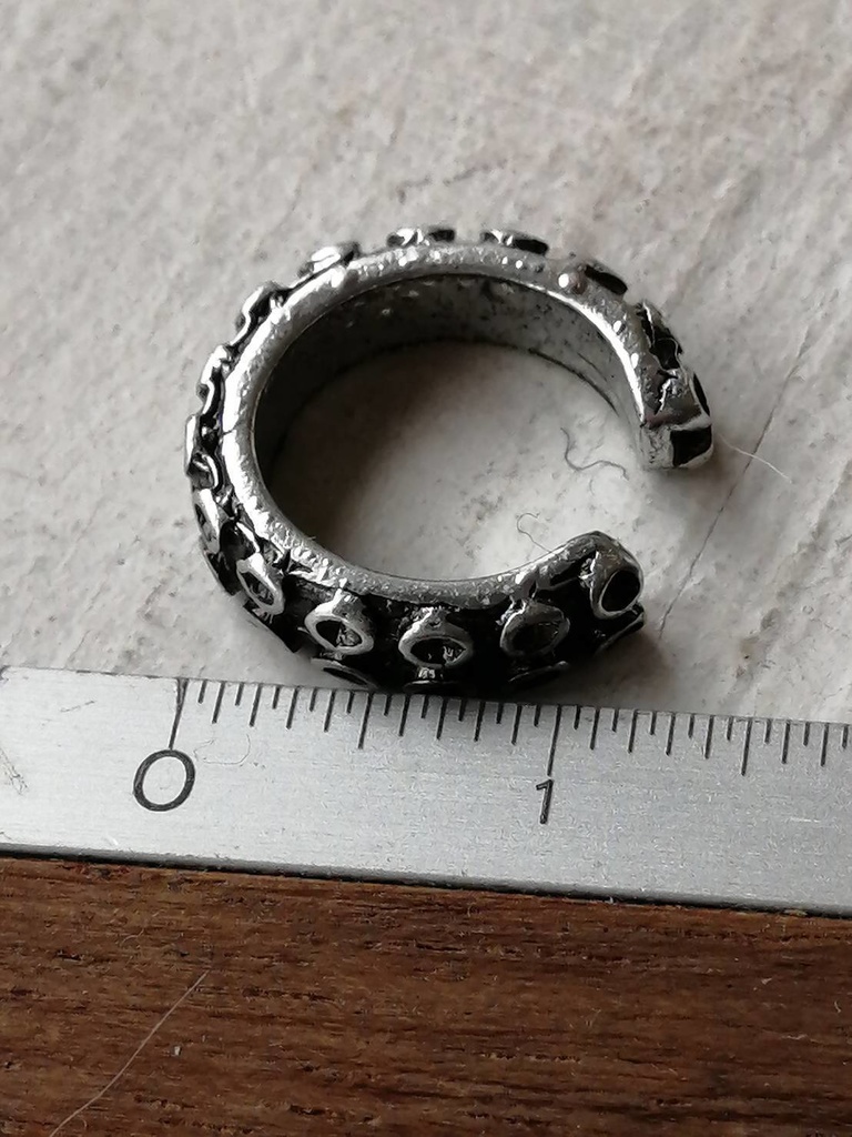 再再販 ツイステ オクタヴィネル 蛸 吸盤 イヤーカフ