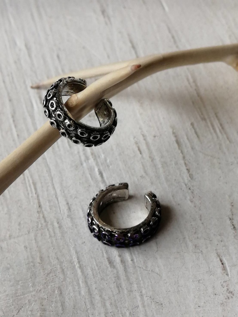 再再販 ツイステ オクタヴィネル 蛸 吸盤 イヤーカフ