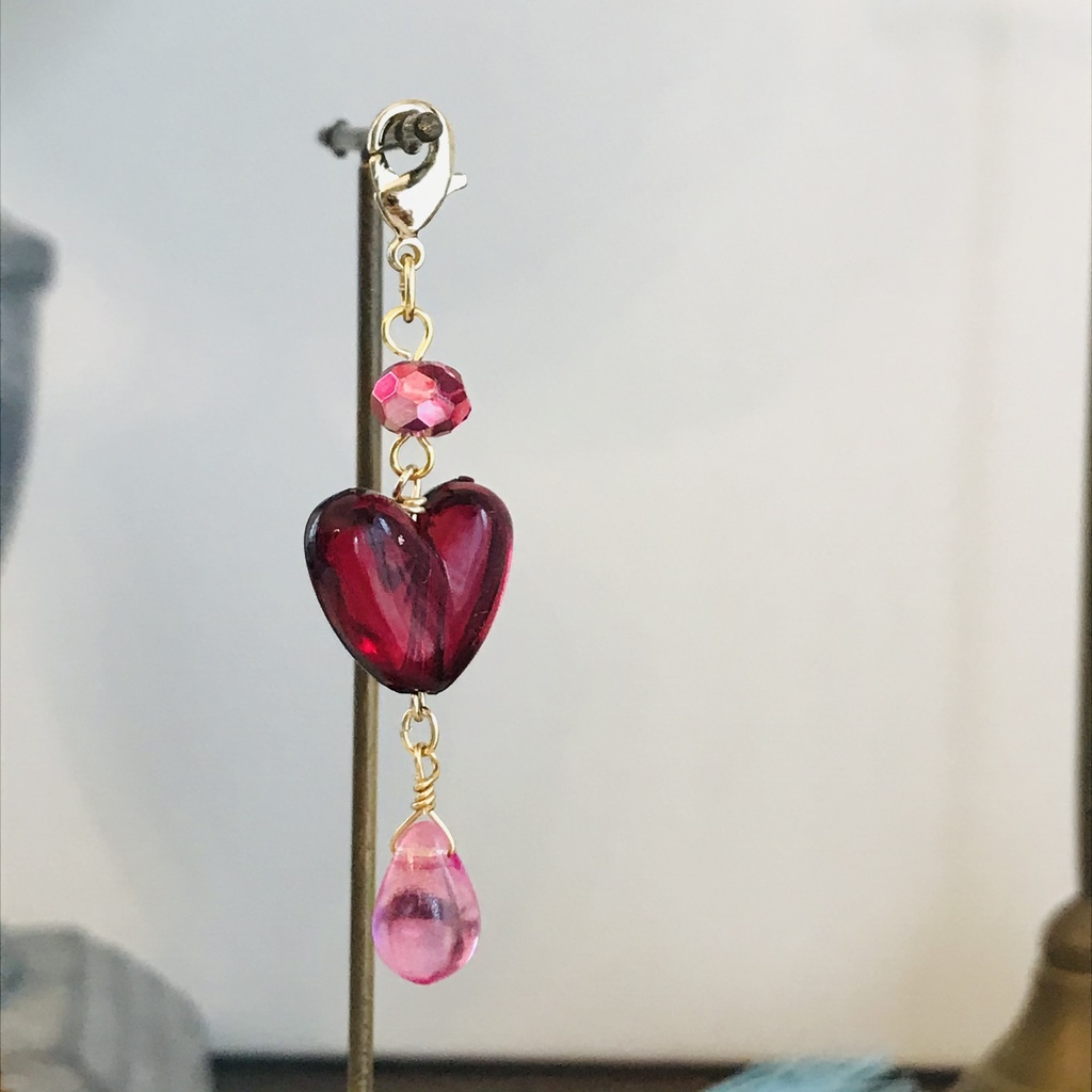 再販 赤のハートとフクシアピンクドロップ マスクチャーム マスク