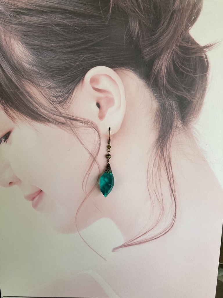 夜の魔術部 ターコイズカラーの鉱石 ピアス イヤリング