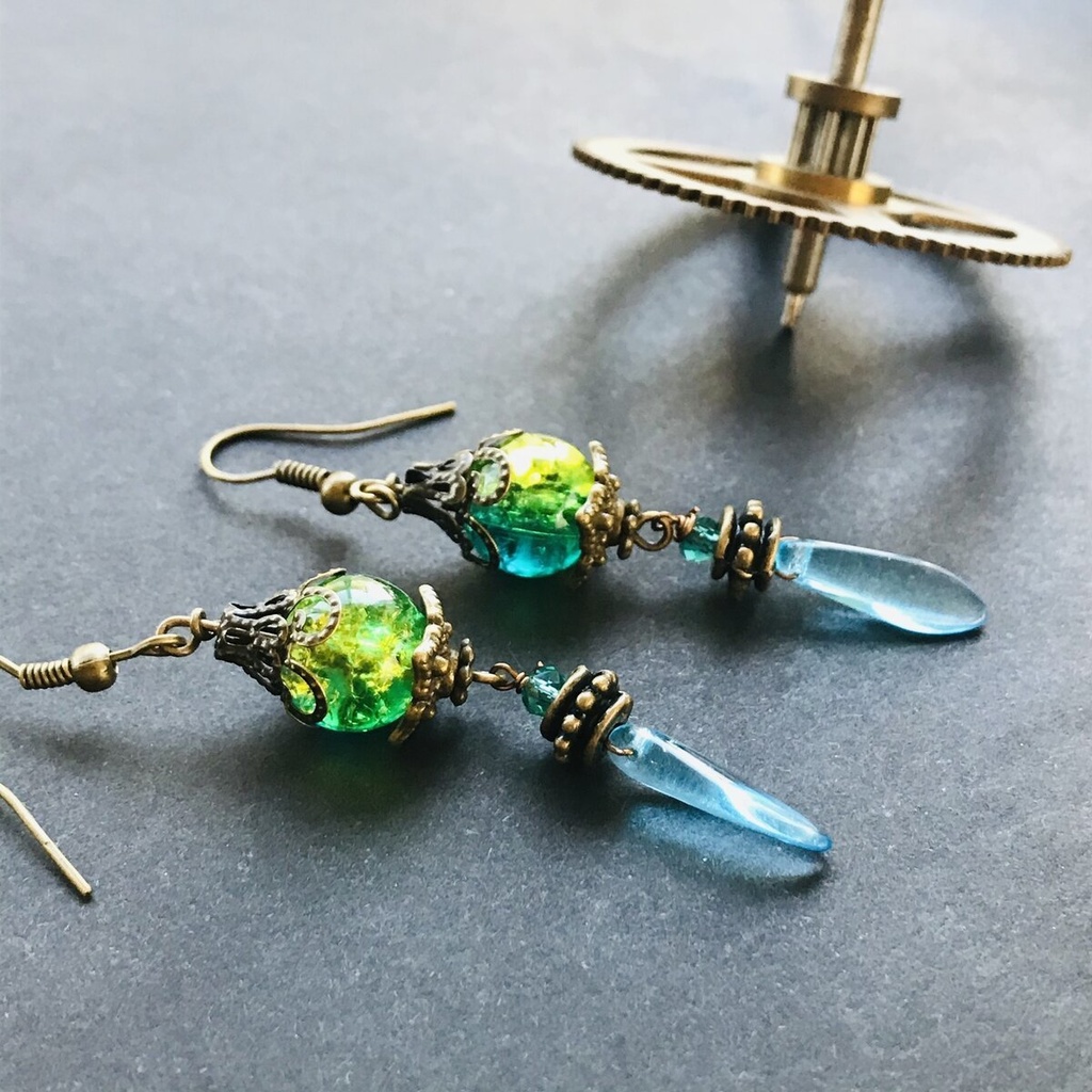 夜の魔術部 水と風の属性 黄緑と水色 バイカラー ピアス イヤリング