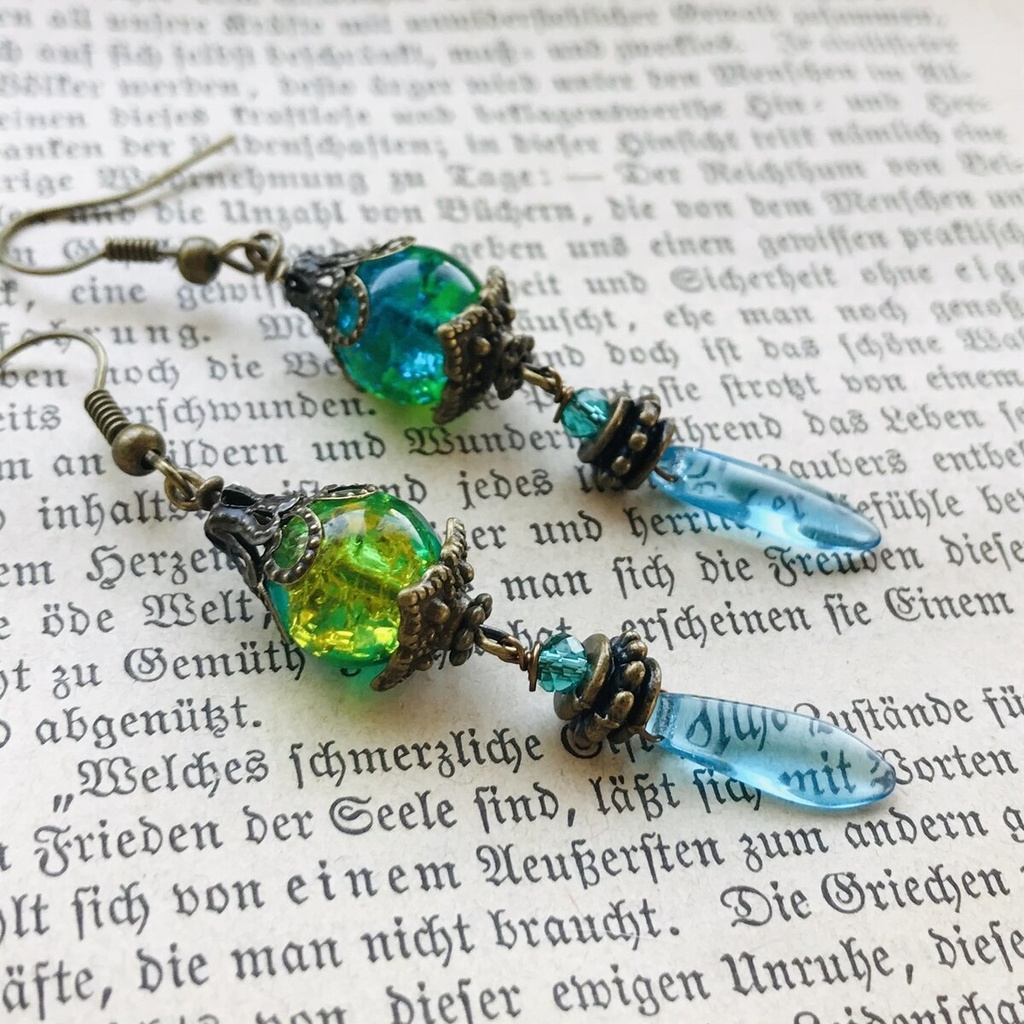 夜の魔術部 水と風の属性 黄緑と水色 バイカラー ピアス イヤリング