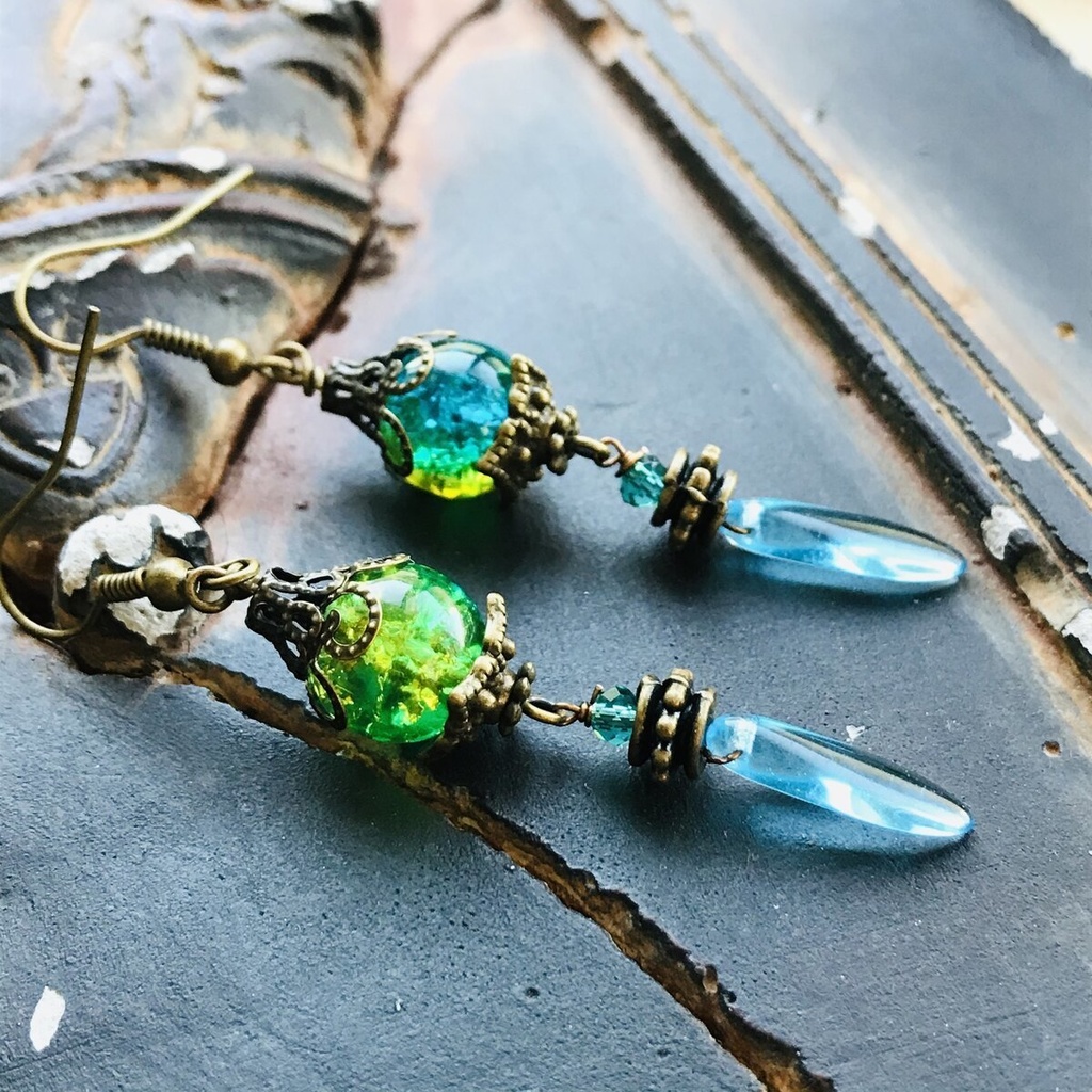 夜の魔術部 水と風の属性 黄緑と水色 バイカラー ピアス イヤリング