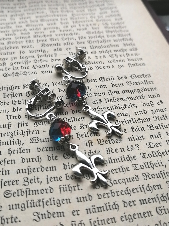 再販 イロアソビ 赤と青 バイカラー ボタンカットガラス ピアス イヤリング