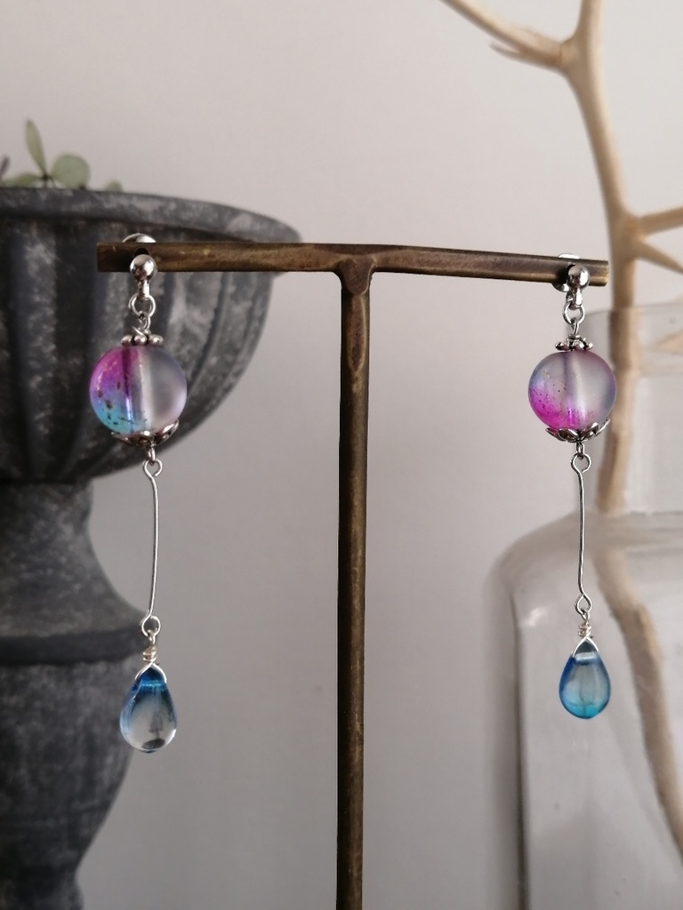 イロアソビ 水色ピンクの桃源玉 グラデーションガラス ピアス イヤリング
