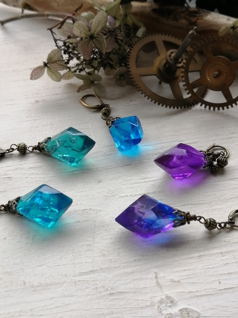 再販 片耳分 お色選べます セミ再販 オーダー 左右色違いも可能 夜の魔術部 鉱石 ピアス イヤリング