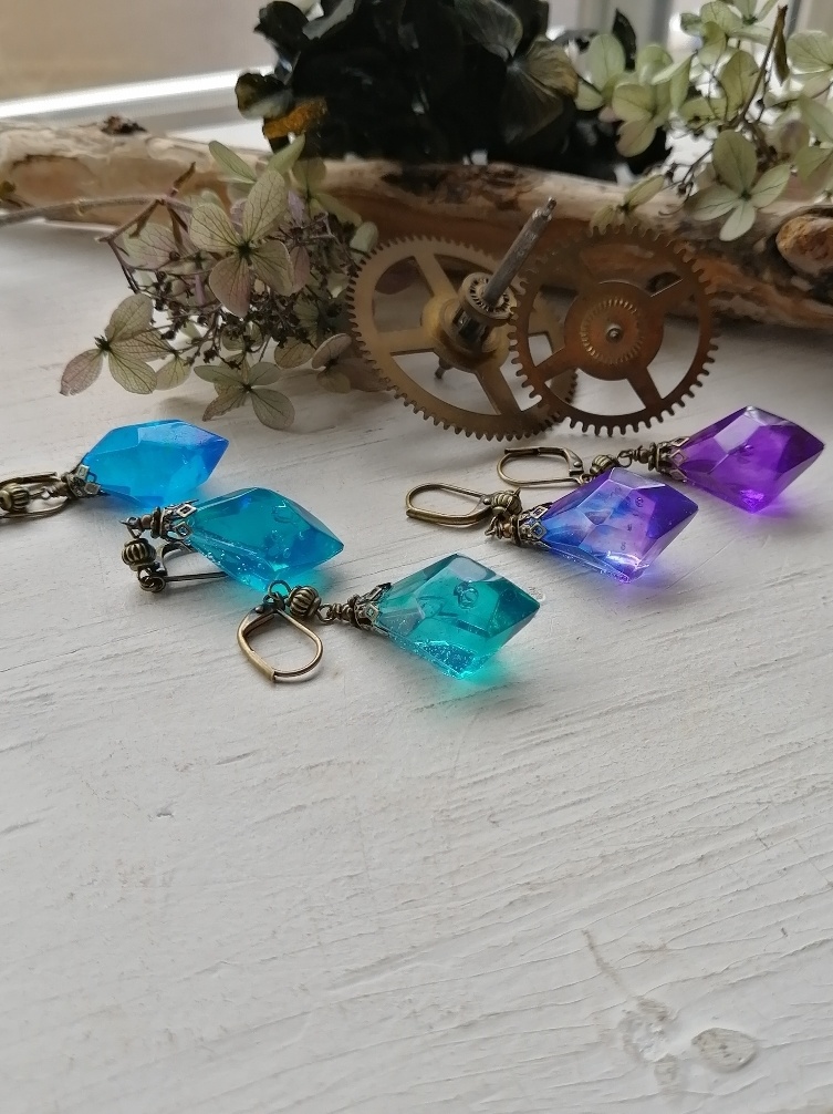 再販 片耳分 お色選べます セミ再販 オーダー 左右色違いも可能 夜の魔術部 鉱石 ピアス イヤリング