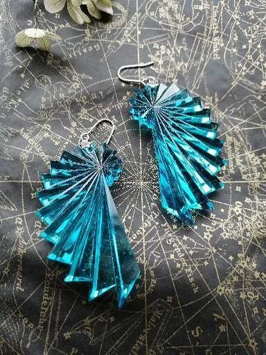 再販 イロアソビ レアパーツ 大振り ヴィンテージ アクリル 螺旋 巻貝のようなピアス イヤリング