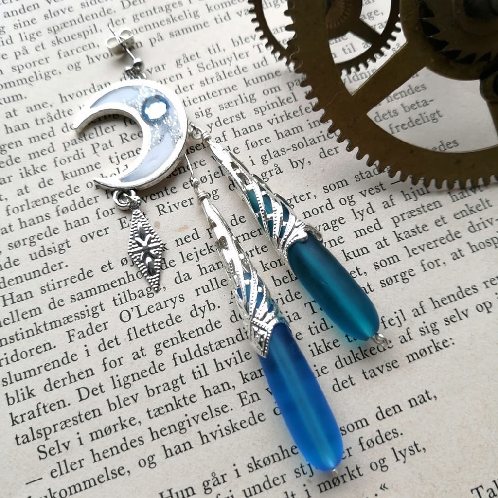 再再再販 FF14 月 レアチェコガラス メネフィナ ピアス イヤリング