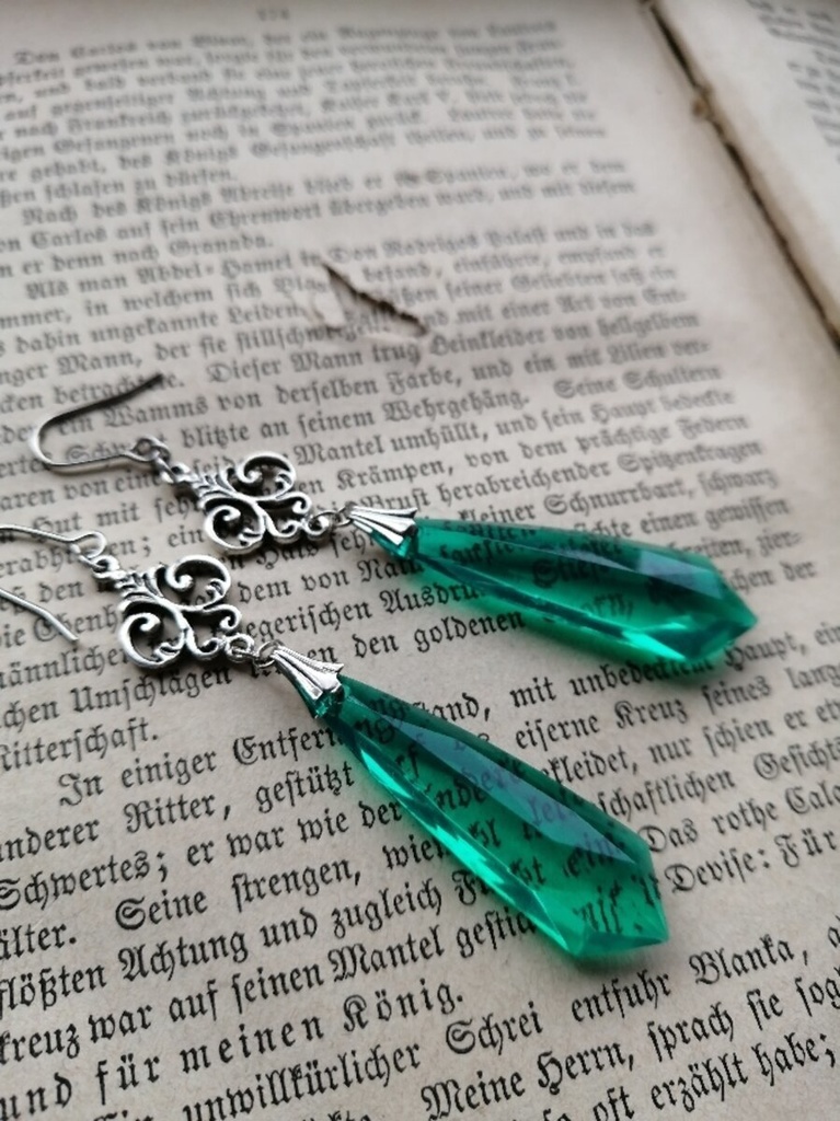 全品送料無料 ドイツ製 再再販 ヴィンテージアクリル エメラルド ピアス イヤリング イロアソビ