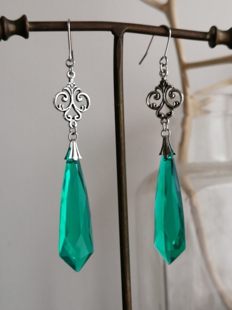 全品送料無料 ドイツ製 再再販 ヴィンテージアクリル エメラルド ピアス イヤリング イロアソビ