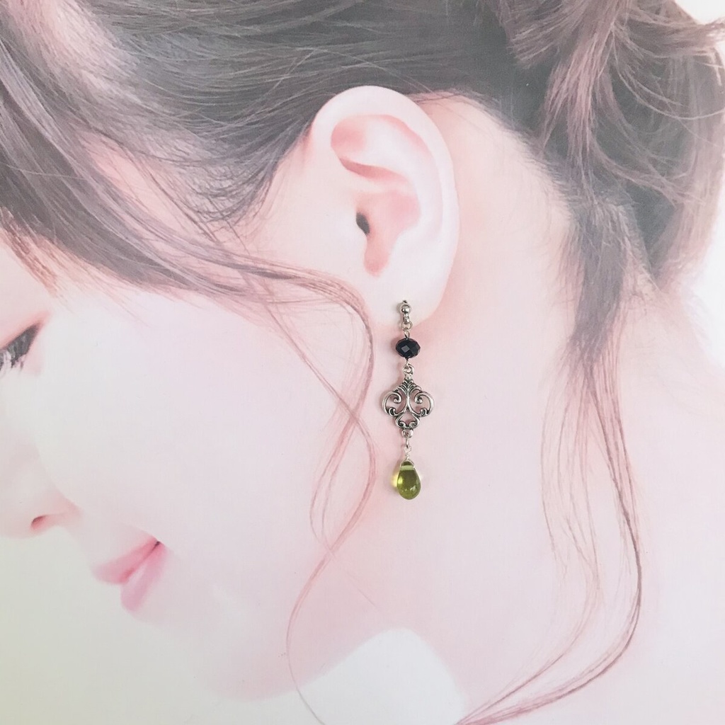 ツイステ マレウス チェコガラスドロップ ピアス イヤリング