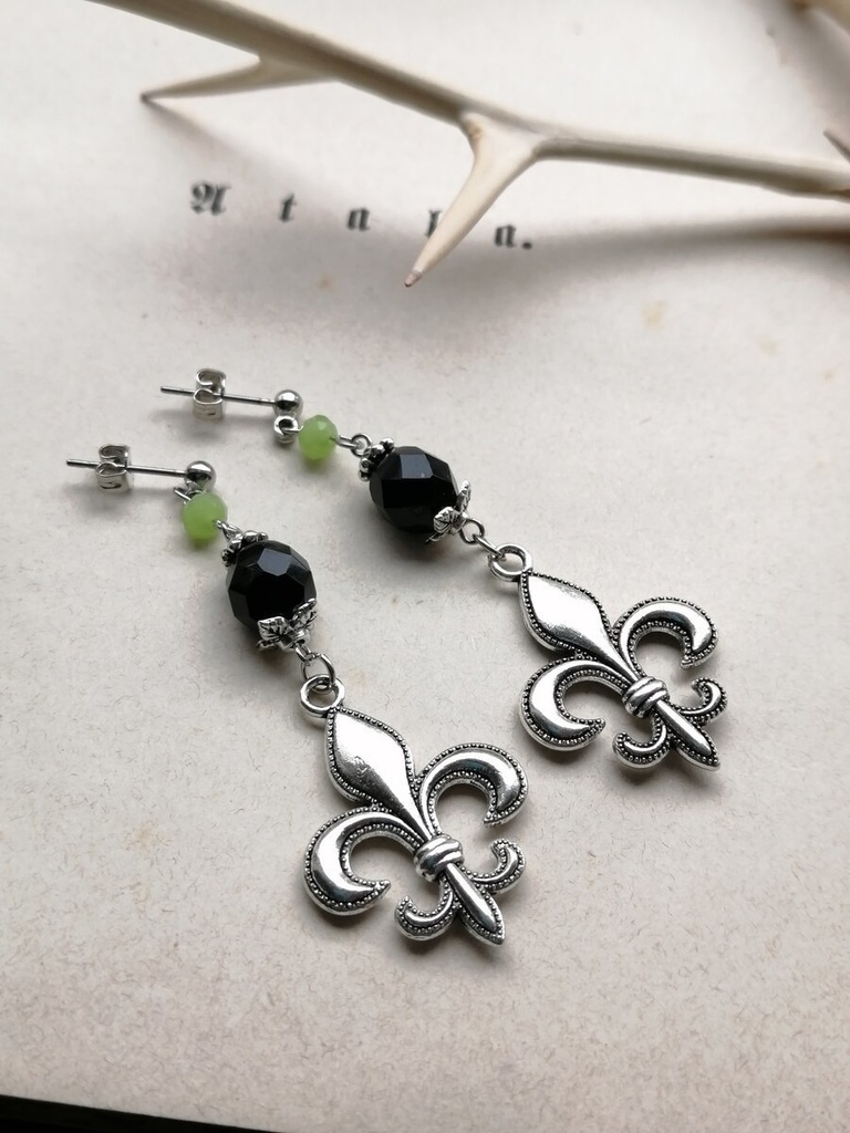 ツイステ マレウス 百合紋章 ピアス イヤリング