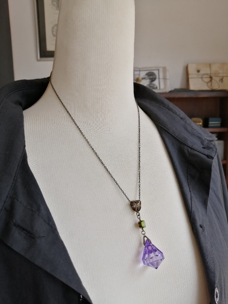 ツイステ マレウス 大粒アクリルクリスタル スワロフスキー ネックレス