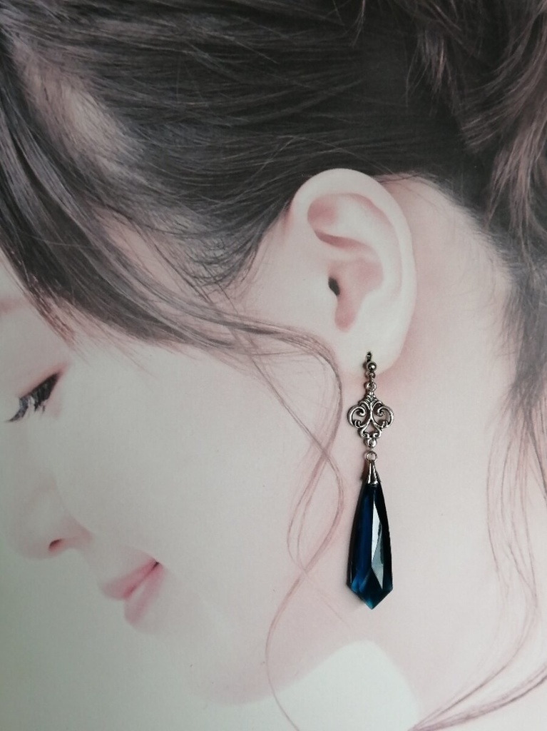 ドイツ製 ヴィンテージアクリル カプリブルー ピアス イヤリング イロアソビ