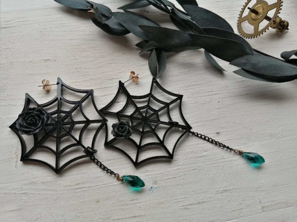 説明文必読! セミオーダー 蜘蛛の巣ピアス イヤリング 珍しい黒の金具