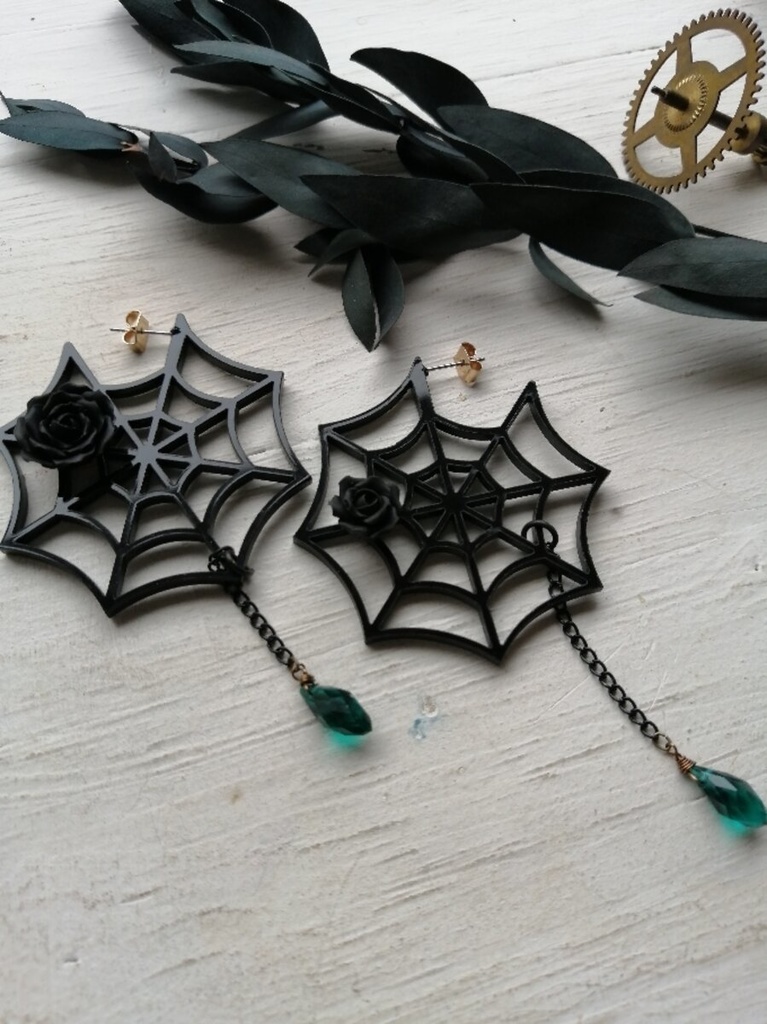 説明文必読! セミオーダー 蜘蛛の巣ピアス イヤリング 珍しい黒の金具