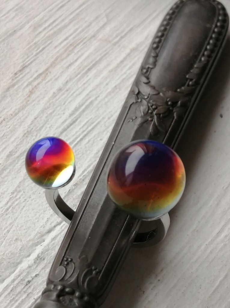 イロアソビ レアガラス 夕焼け空を映した水しずくのリング 指輪