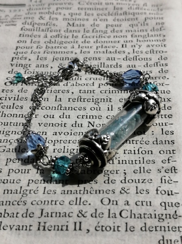 夜の魔術部 アクアマリンの欠片 ガラスチューブ ブレスレット