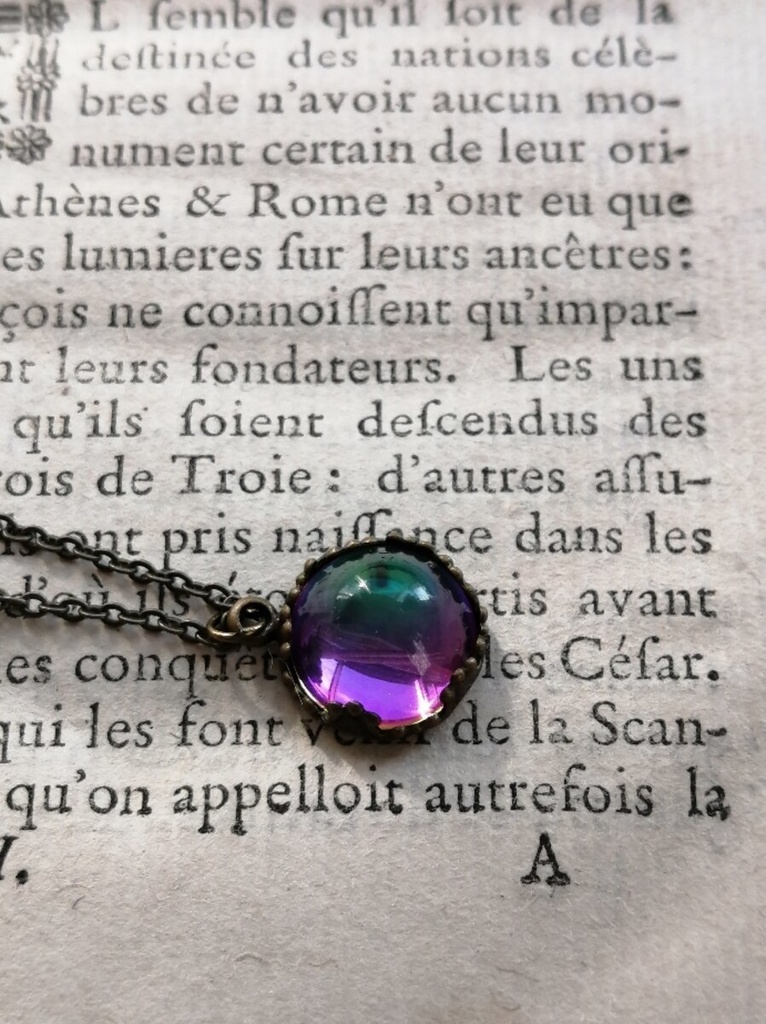 夜の魔術部 マジェスティックカラー 虹を閉じ込めたネックレス