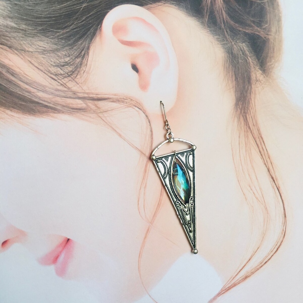 *イロアソビ* ロマ ジプシーピアス 美しい彫り装飾とオーロラブルーのマーキス カットガラス ピアス