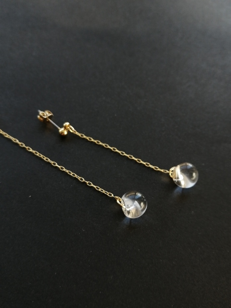 零れ落ちる水のピアス イヤリング