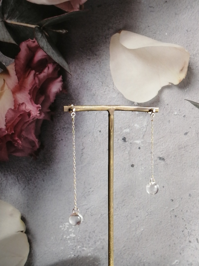 零れ落ちる水のピアス イヤリング