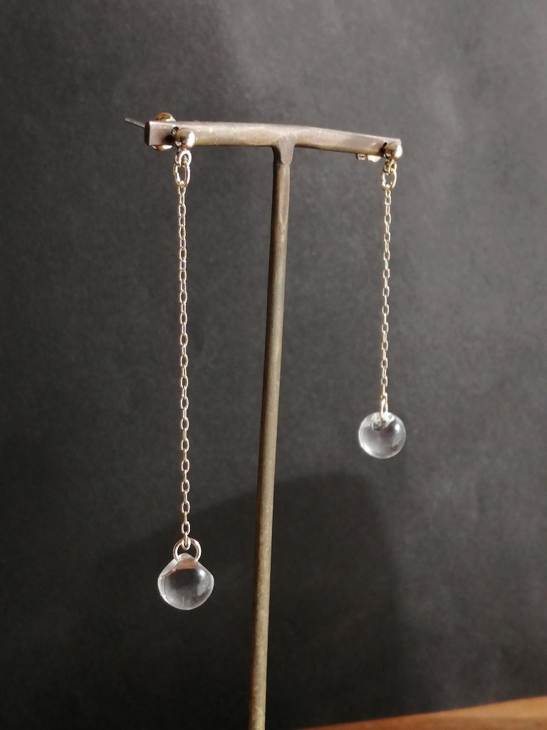 零れ落ちる水のピアス　イヤリング