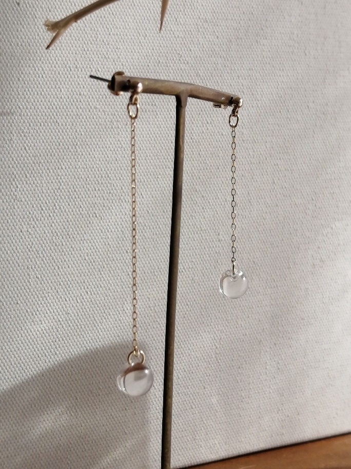 零れ落ちる水のピアス イヤリング