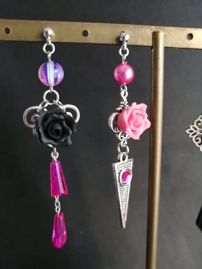 夜の魔術部 黒とピンク 黒薔薇 ダブルピアス1セット ノーマル4本 セット