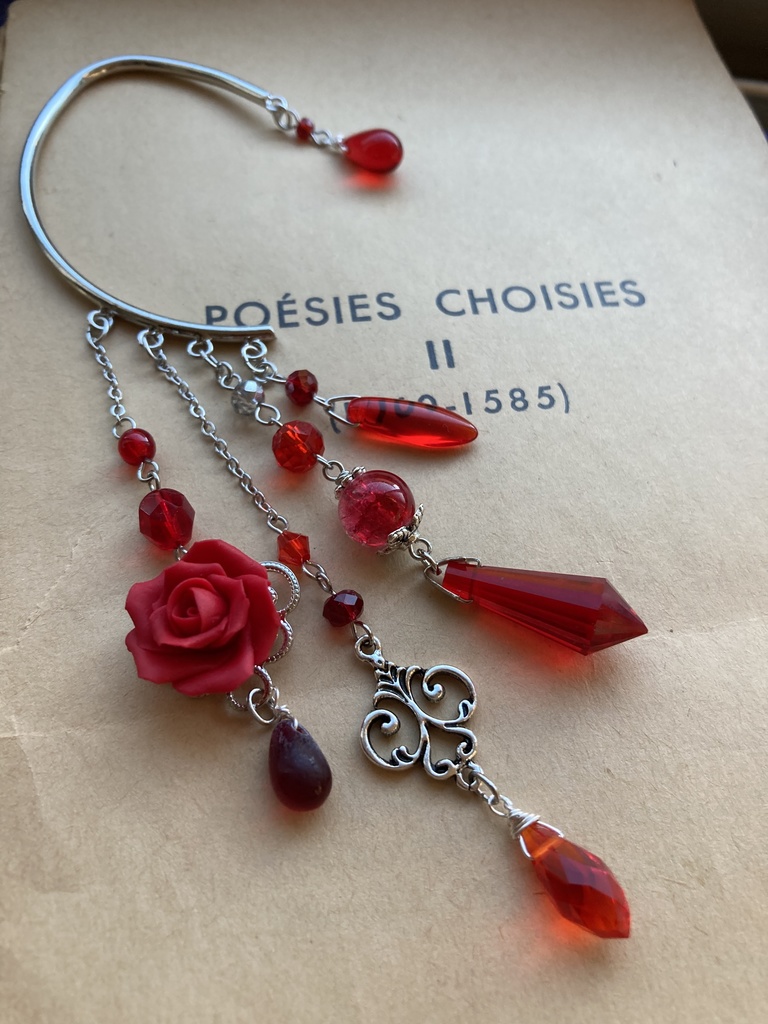 夜の魔術部 赤 薔薇 イヤーフック しゃらしゃら