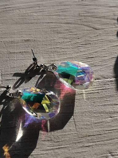 テンション上がる オーロラきらきら クリスタルガラス ピアス イヤリング