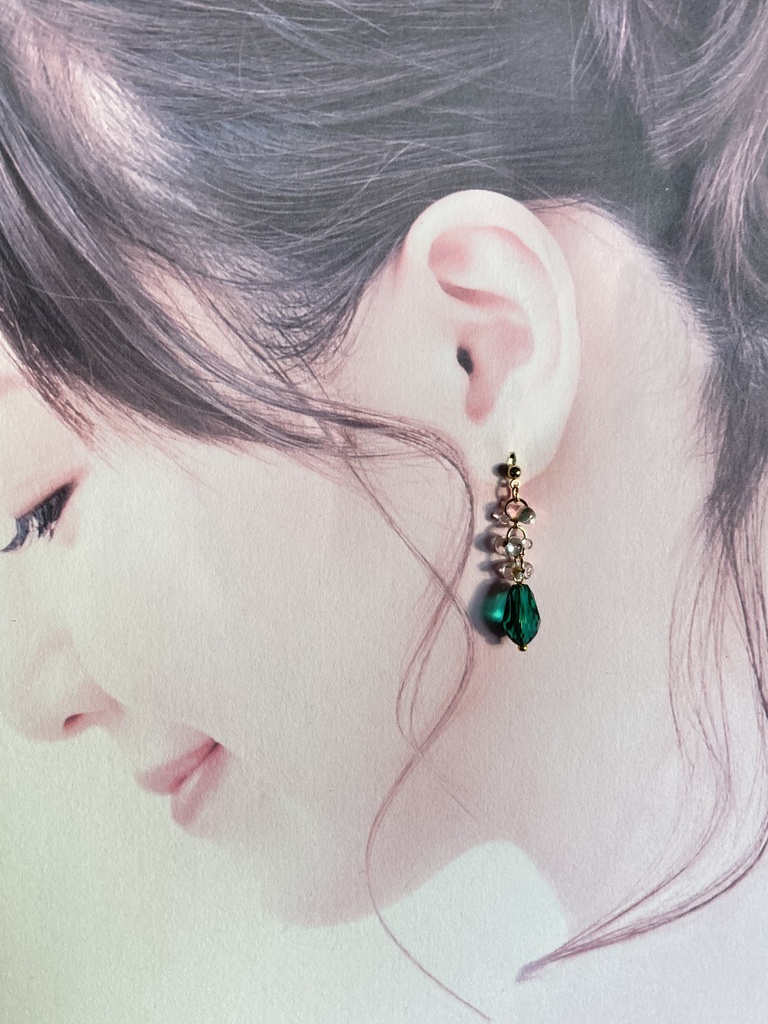 イロアソビ 碧硝子のしゃらしゃらピアス イヤリング