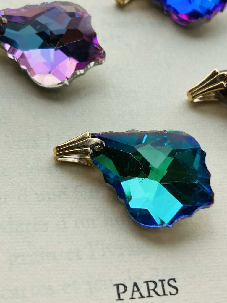 夜の魔術部 マルチカラー デザインカットガラス ネックレス 3色からお選びください