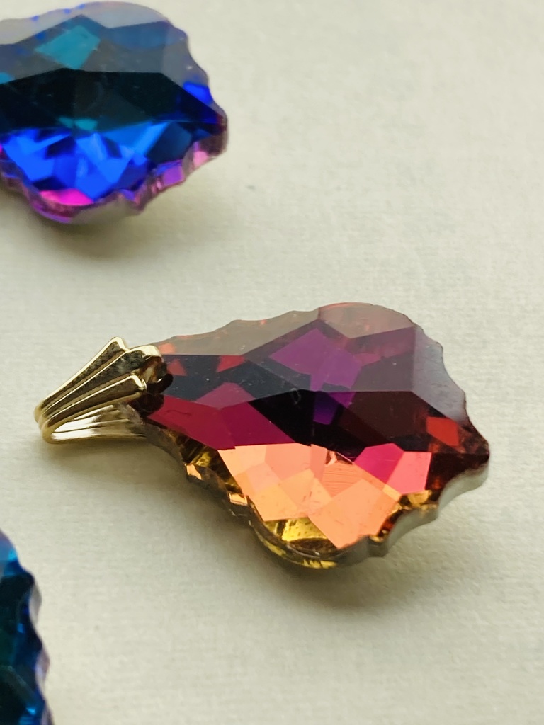 夜の魔術部 マルチカラー デザインカットガラス ネックレス 3色からお選びください