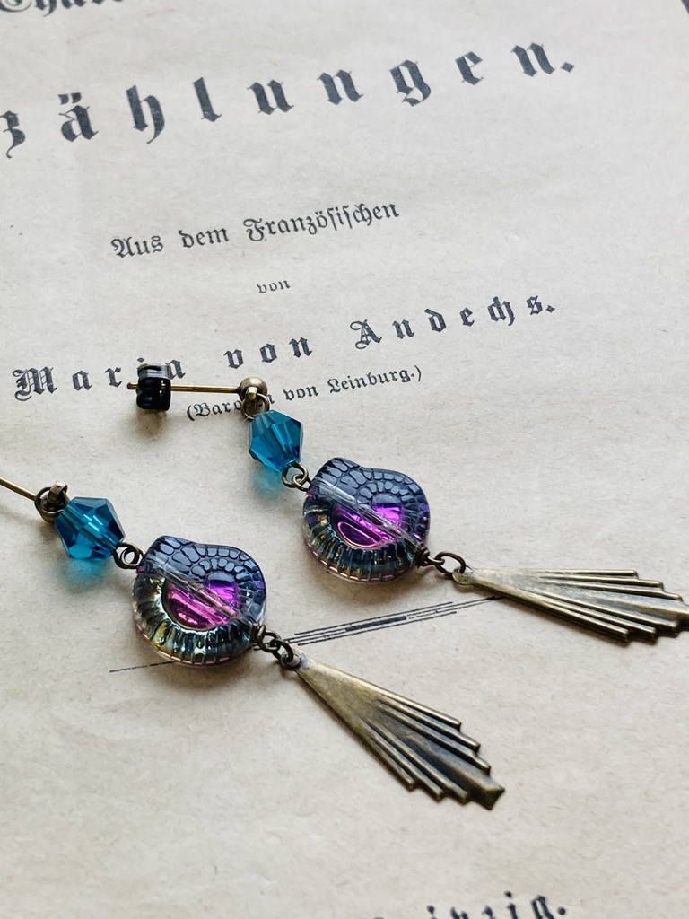 夜の魔術部　紫ガラスの巻貝ピアス　 イヤリング