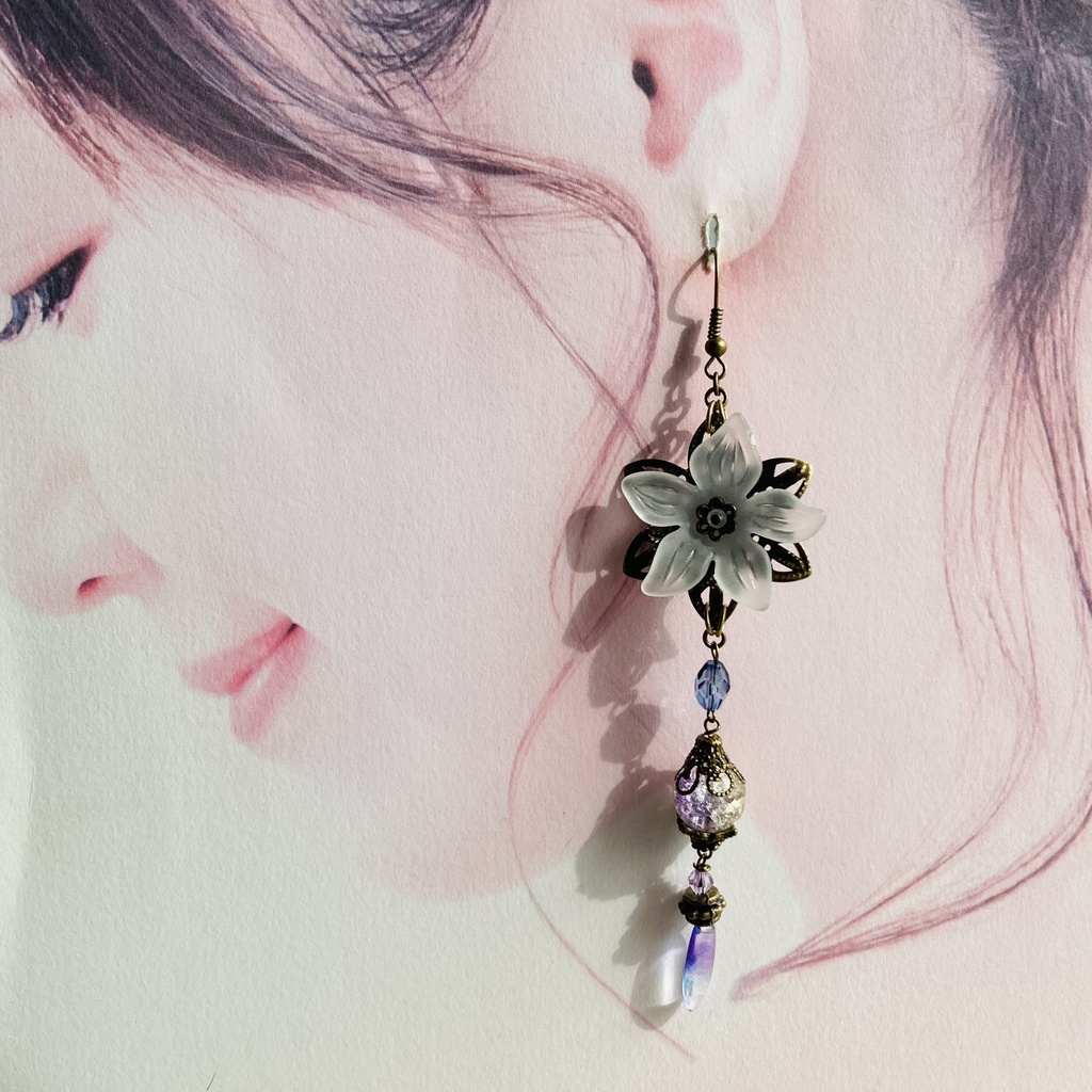 夜の魔術部 白花と薄紫割玉 ピアス イヤリング
