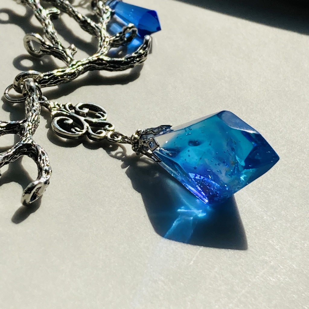 夜の魔術部 海の結晶 ブルークリスタル ネックレス