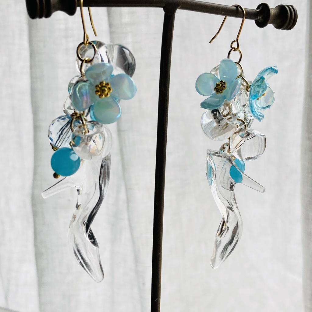 イロアソビ シンデレラ アクアブルーフラワーとガラスの靴 ピアス