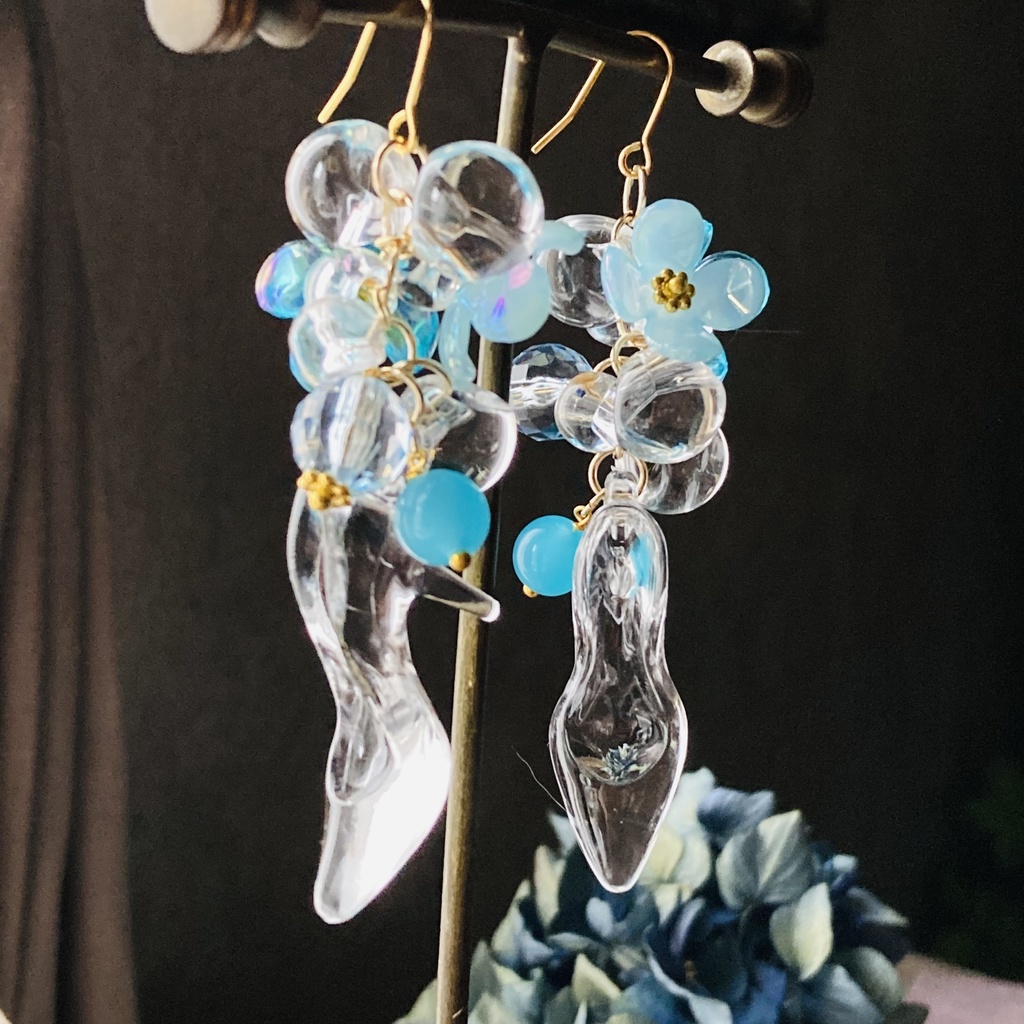 イロアソビ シンデレラ アクアブルーフラワーとガラスの靴 ピアス