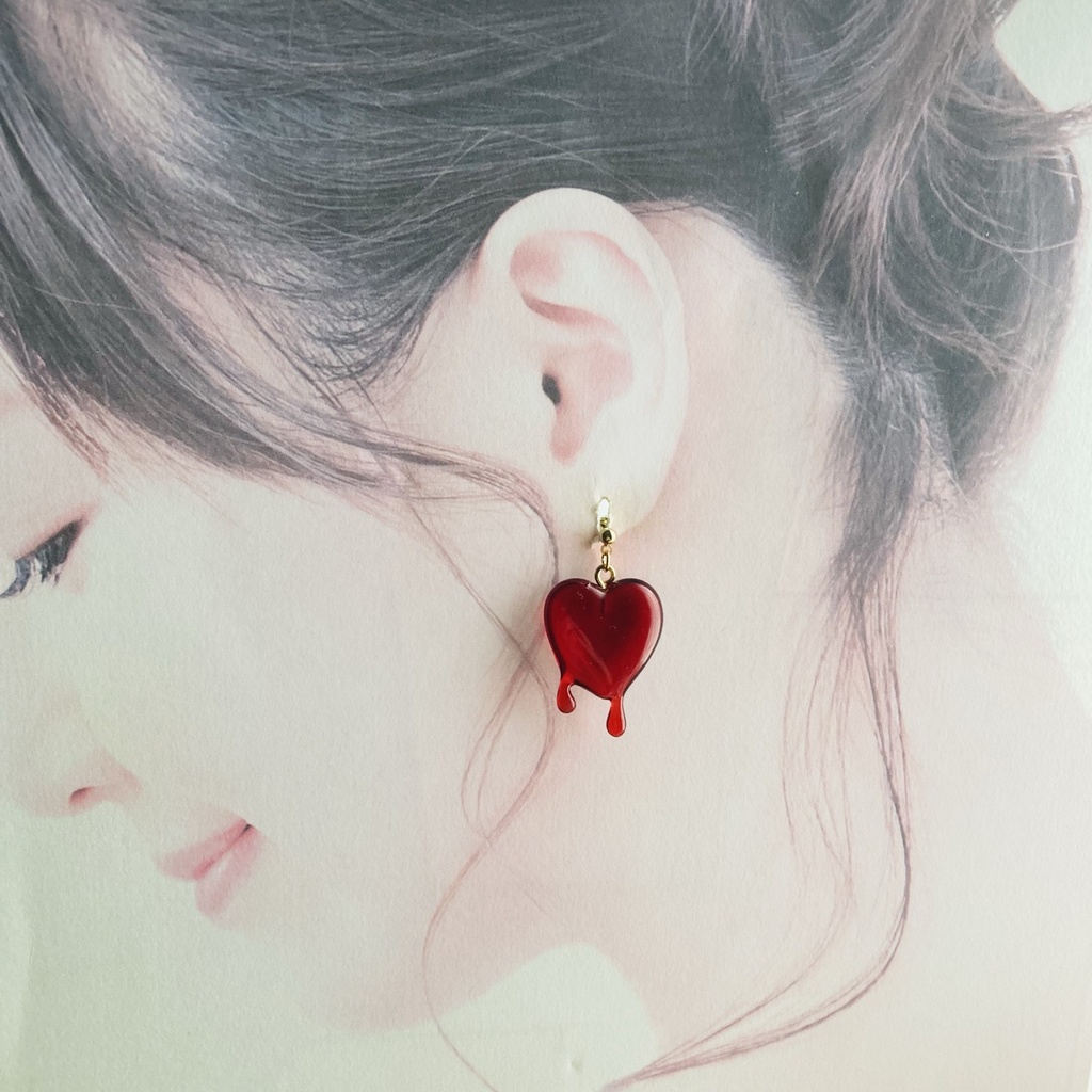 再再再再販 メルティハート 赤 溶けたハート ピアス イヤリング