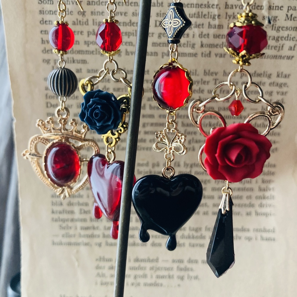 夜の魔術部 黒のメルティハート 赤薔薇のピアス イヤリング