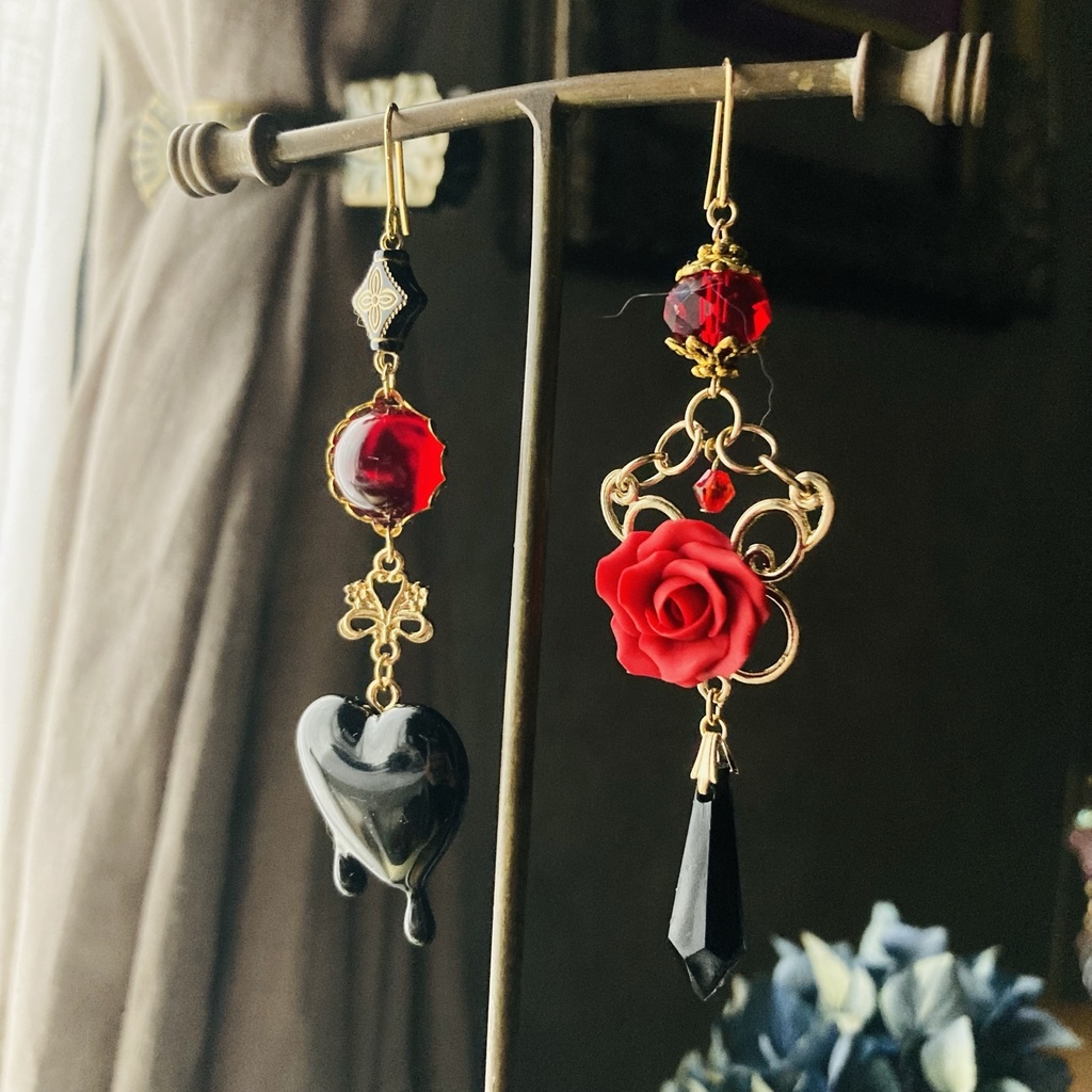 夜の魔術部 黒のメルティハート 赤薔薇のピアス イヤリング