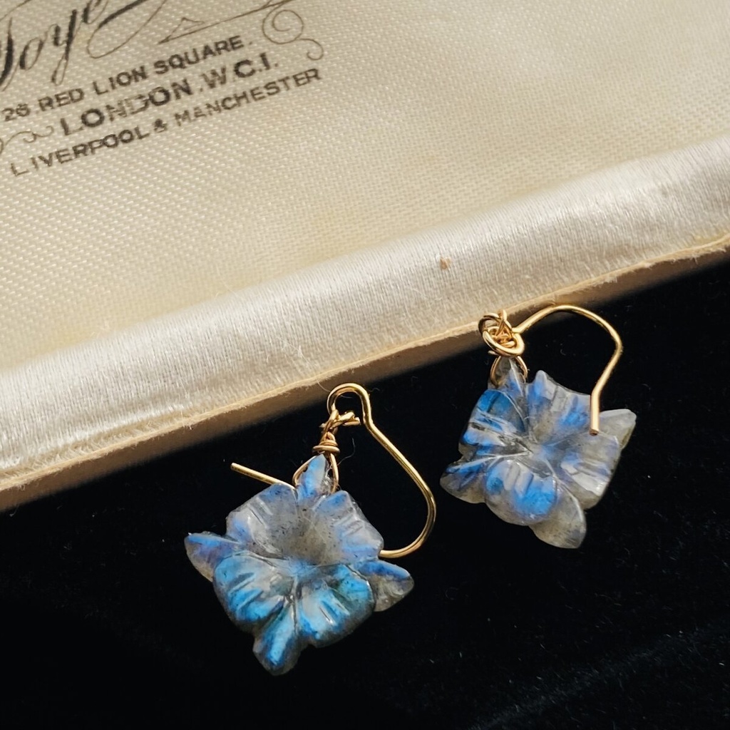 現品 花のカットのラブラドライト ピアス イヤリング