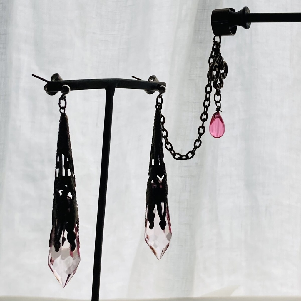 色変更可能 *イロアソビ*ピンクのかけら シャンデリア チェコ ドロップ イヤーカフ