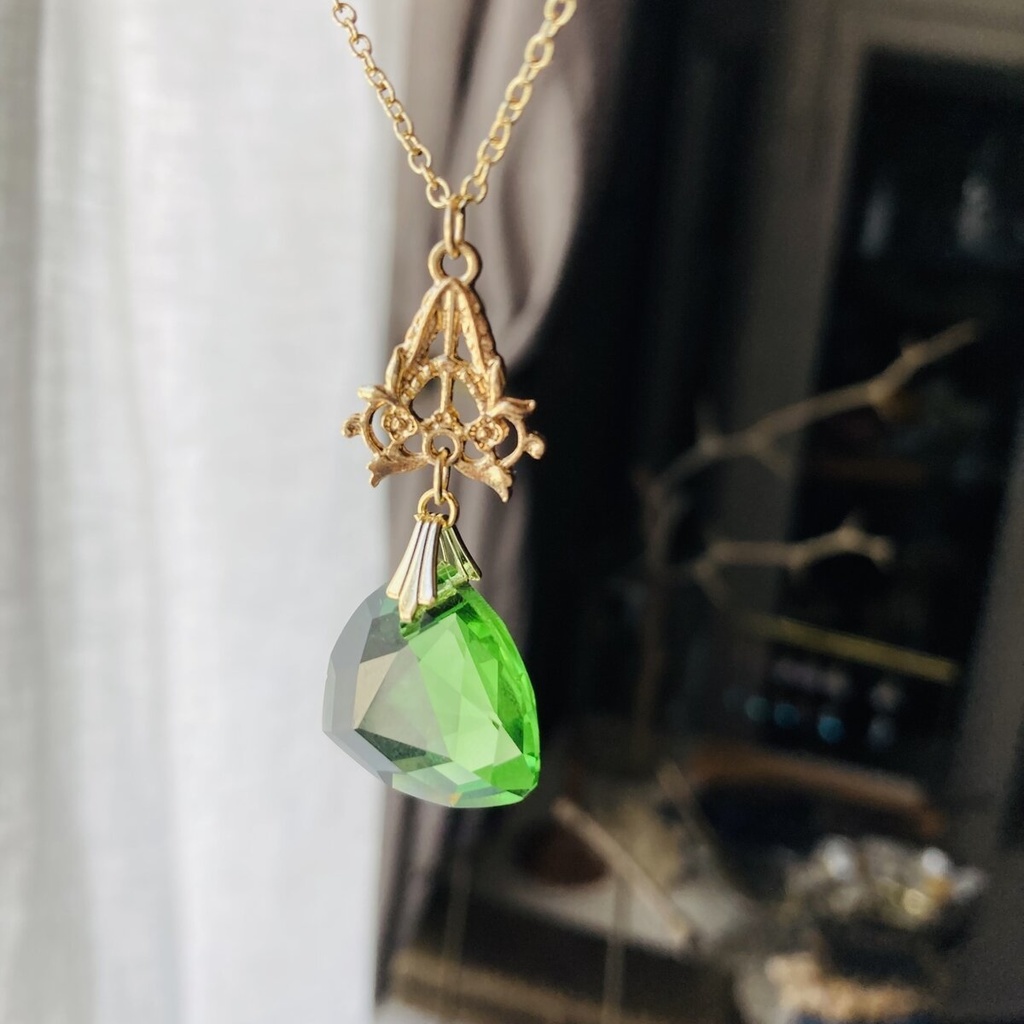 再販 イロアソビ 大粒 グリーントライアングル ネックレス