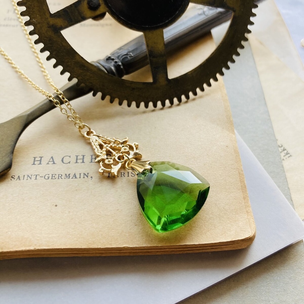 再販 イロアソビ 大粒 グリーントライアングル ネックレス