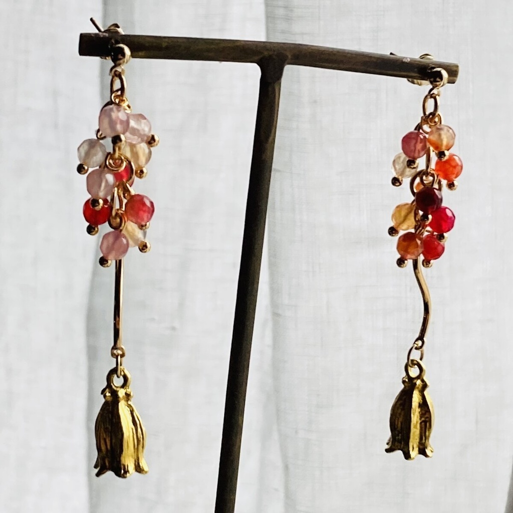 ピンクアゲートと蕾 ピアス イヤリング ピンクペッパーベリー