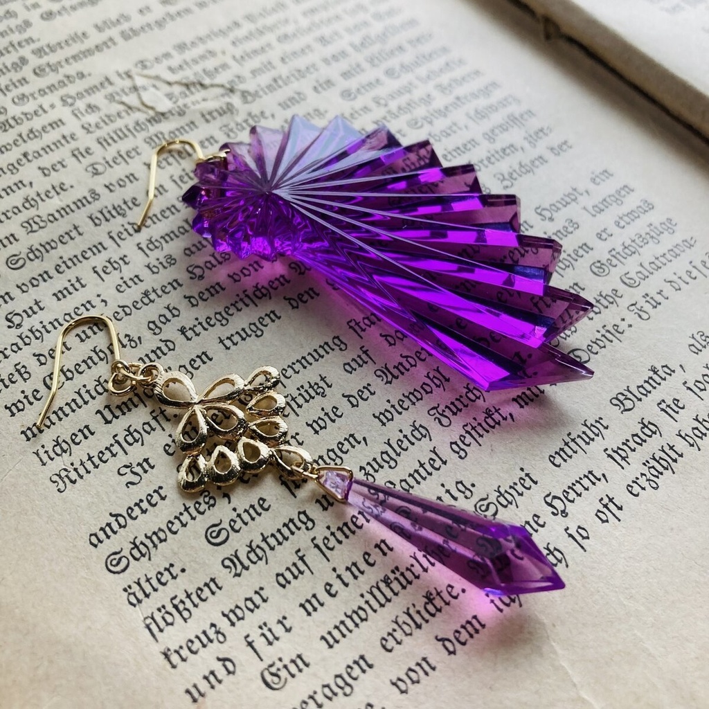 再販 イロアソビ 海の魔女の耳飾り ヴィンテージ 紫の巻貝のような大振りピアス - 砂糖子アクセサリー 発送は1週間以内 - BOOTH